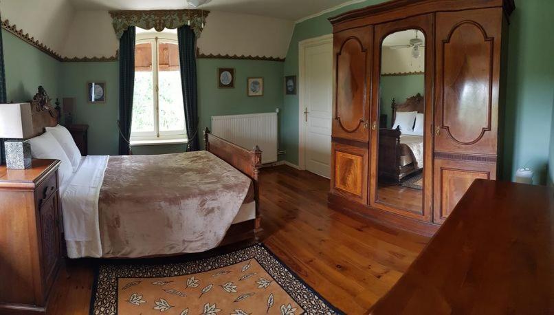 The Green Room At Chateau Joncasses Near Cahors, France Cambayrac Bagian luar foto